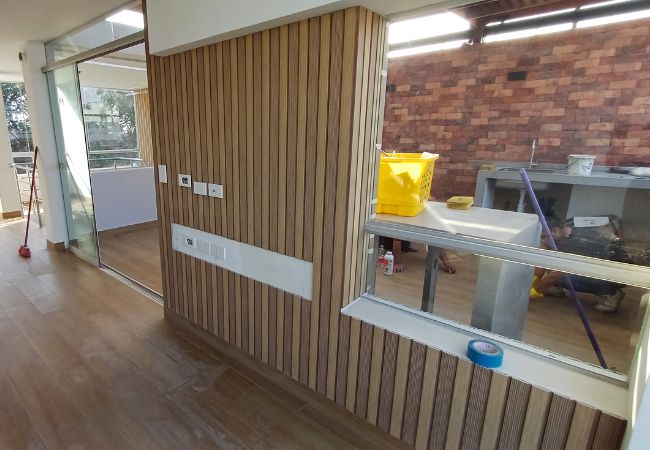 Wall panel en interiores