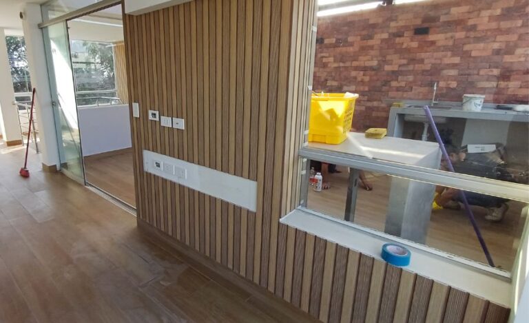 Wall panel en interiores